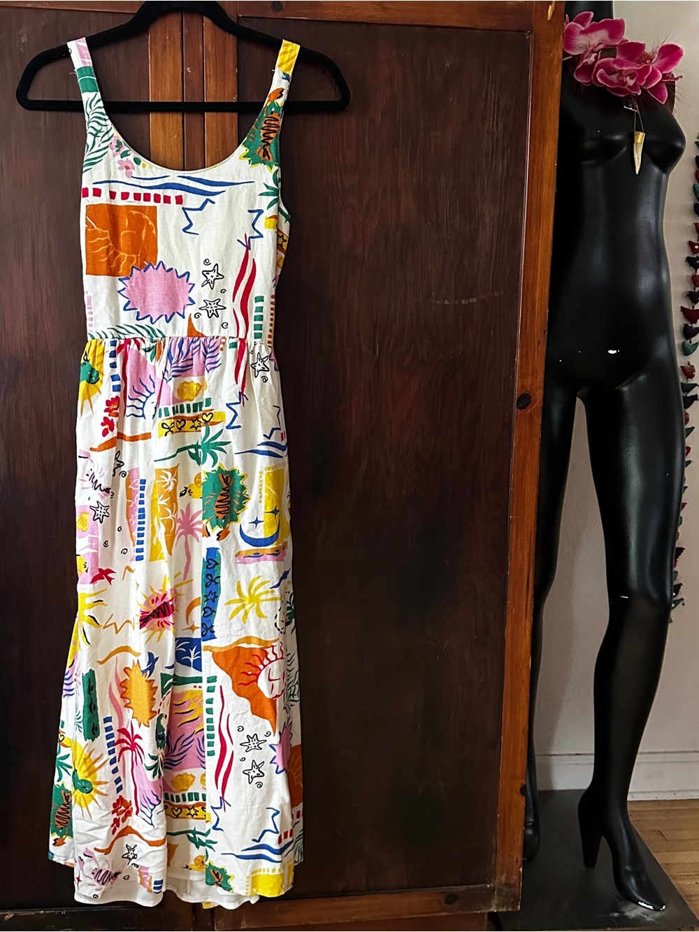 Sincerly Jules Midi Dress with Multicolor Tropical Print and back cutout